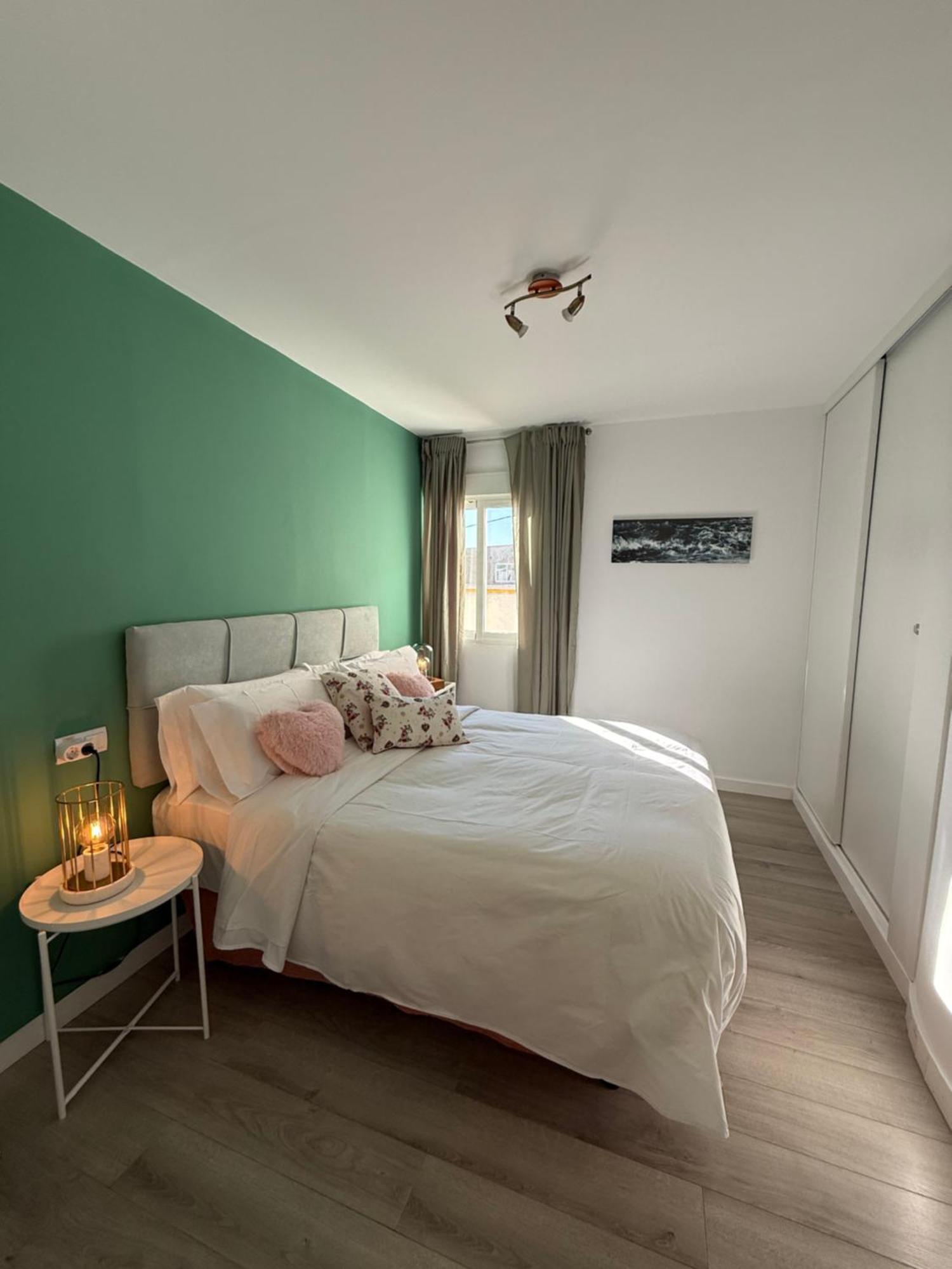 Ferienwohnung Petite Penthouse With The Sunniest Terrace In Valencia Exterior foto